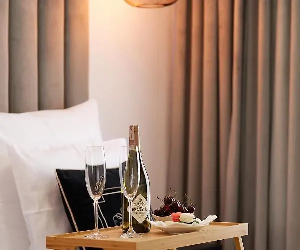 Elite Parking By Impero 포즈난